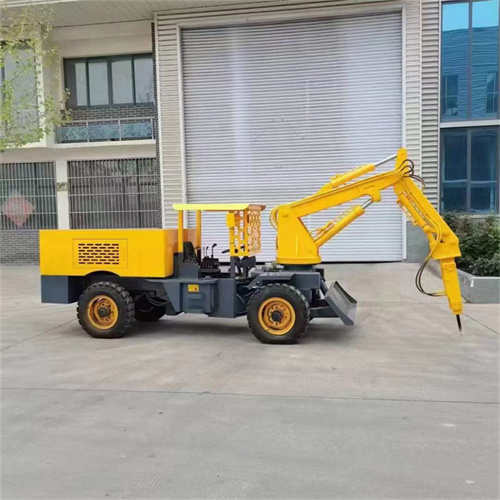 華礦集團(tuán)一臺(tái)撬毛臺(tái)車(chē)發(fā)往黑龍江